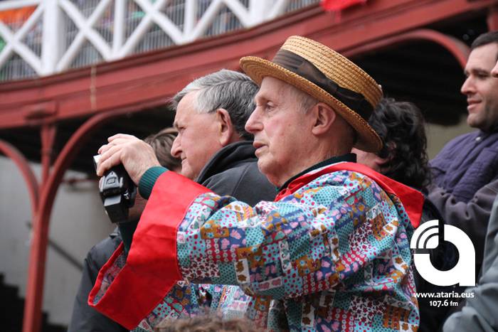 Zezenak adarrak okerrak ditu 26 1488277306729