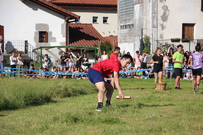 Asteasuko lagunarteko herri  51 1656445492257