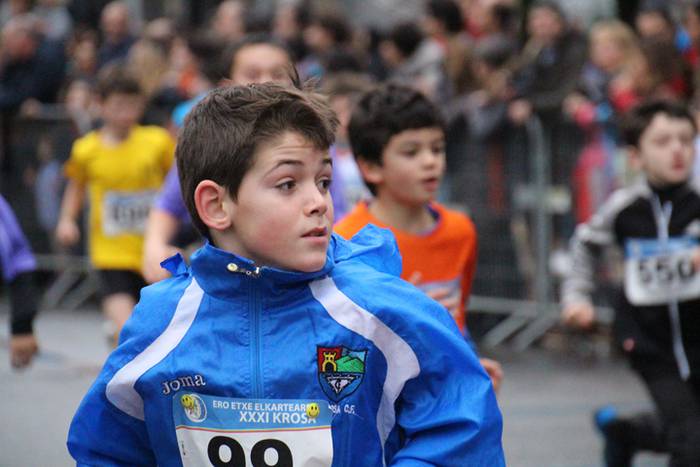 700 haur inguru XXXI. Ero Et 121 1516542590861