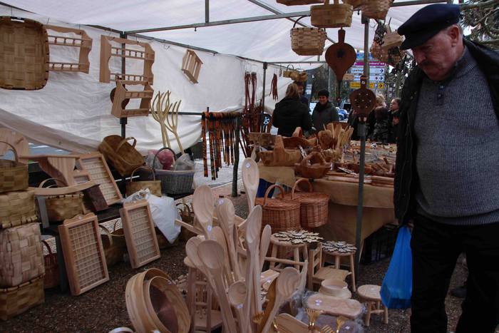 Gabonetako azokak jende asko 68 1576941789187