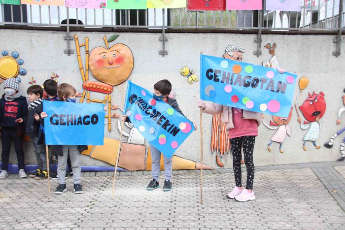 Herriko ikastetxeek 'Euskara 17 1607009880448