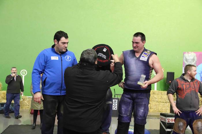 200 kiloko harri errektangul 86 1577023345948