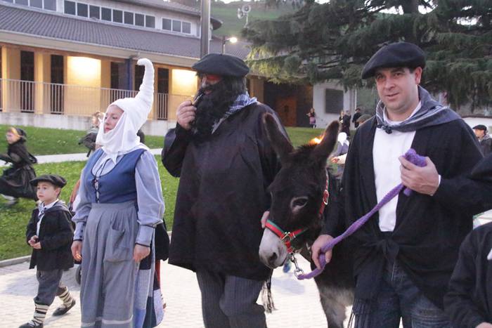 Olentzero eta Mari Domingi 2015 11 1450983292216