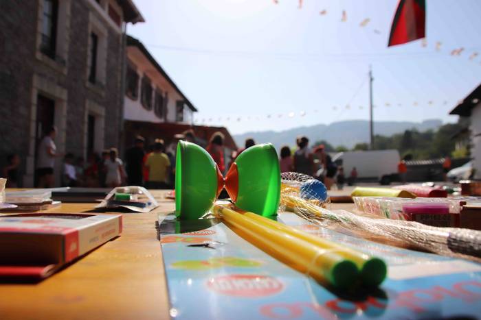 Goiazko festak. Ume jolasak. 60 1660322719477