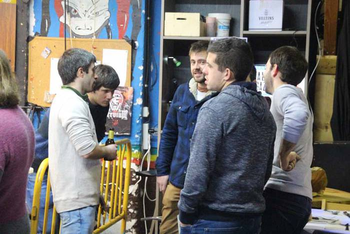 Zutik iraun aurretik, bazkal 2 1513435819057