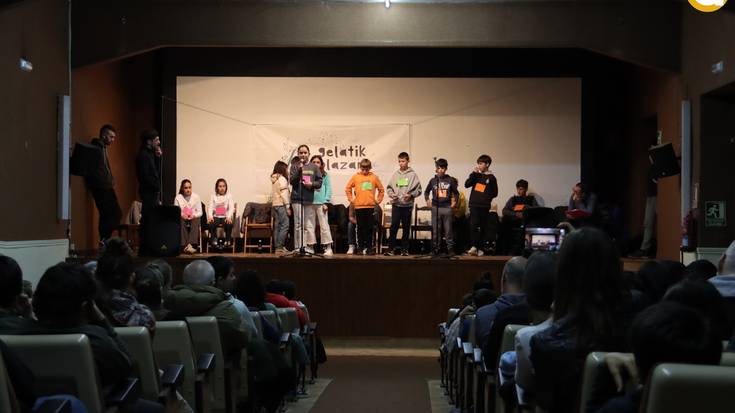 Bertsolari txikiek oholtza konkistatu dute