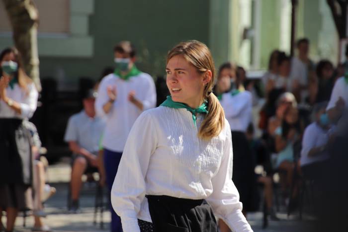 Berriro ere elkarri eskutik  24 1632576978307