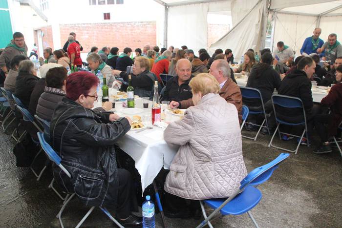 Bazkaria, dantzatu eta abest 7 1508689112776