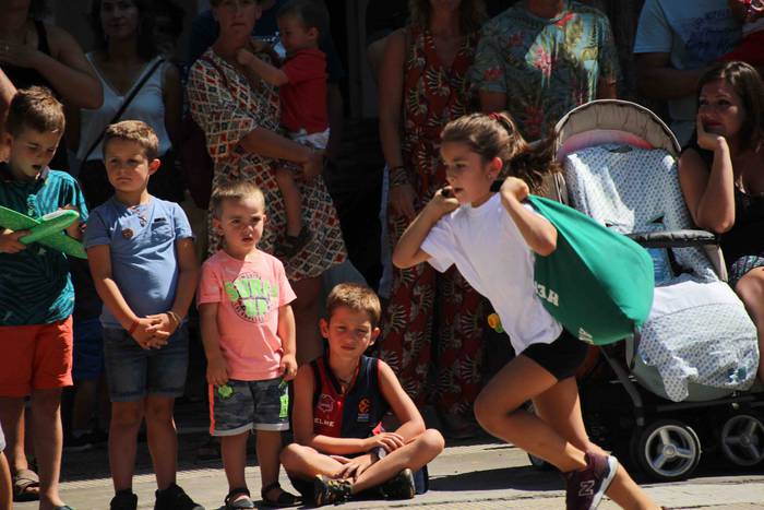 Belaunaldi berrien sasoia, f 3 1566652540893