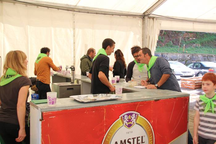 Azku Eguna bosgarrenez 10 1476544323382