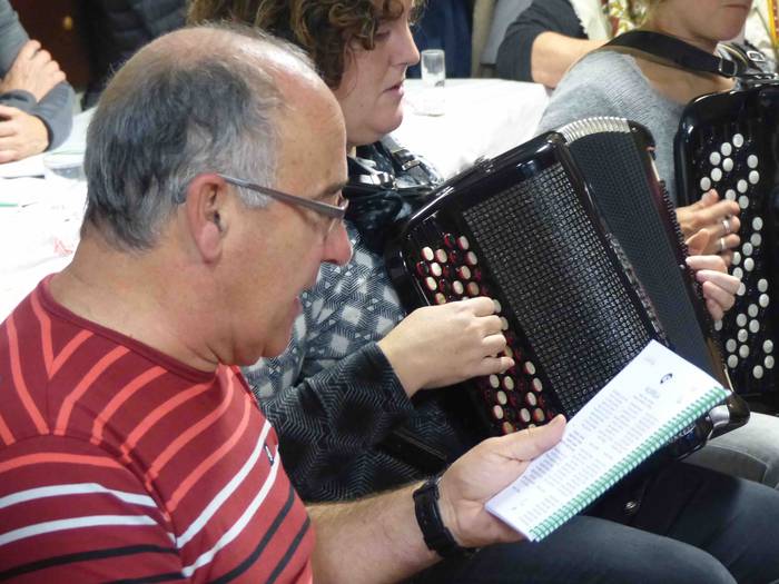 amezketa kantu afaria euskaraldia 12 1543915902645