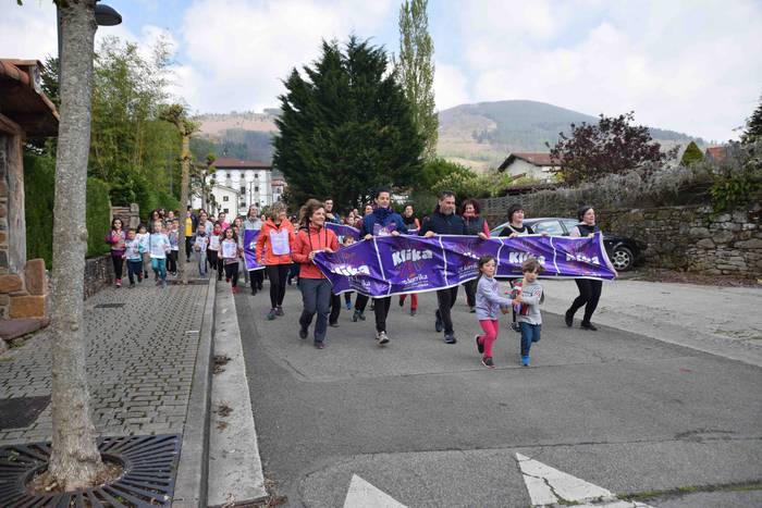 Eskuz esku ibili dute lekuko 16 1555085921336