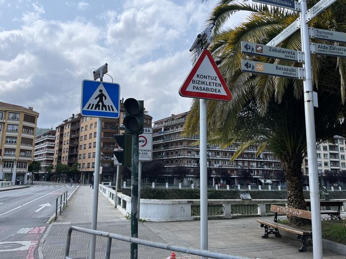 Aldaketak Dama Berdeko biribilgunean