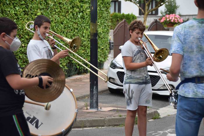 Festari itxura ematen, musik 13 1627663334905