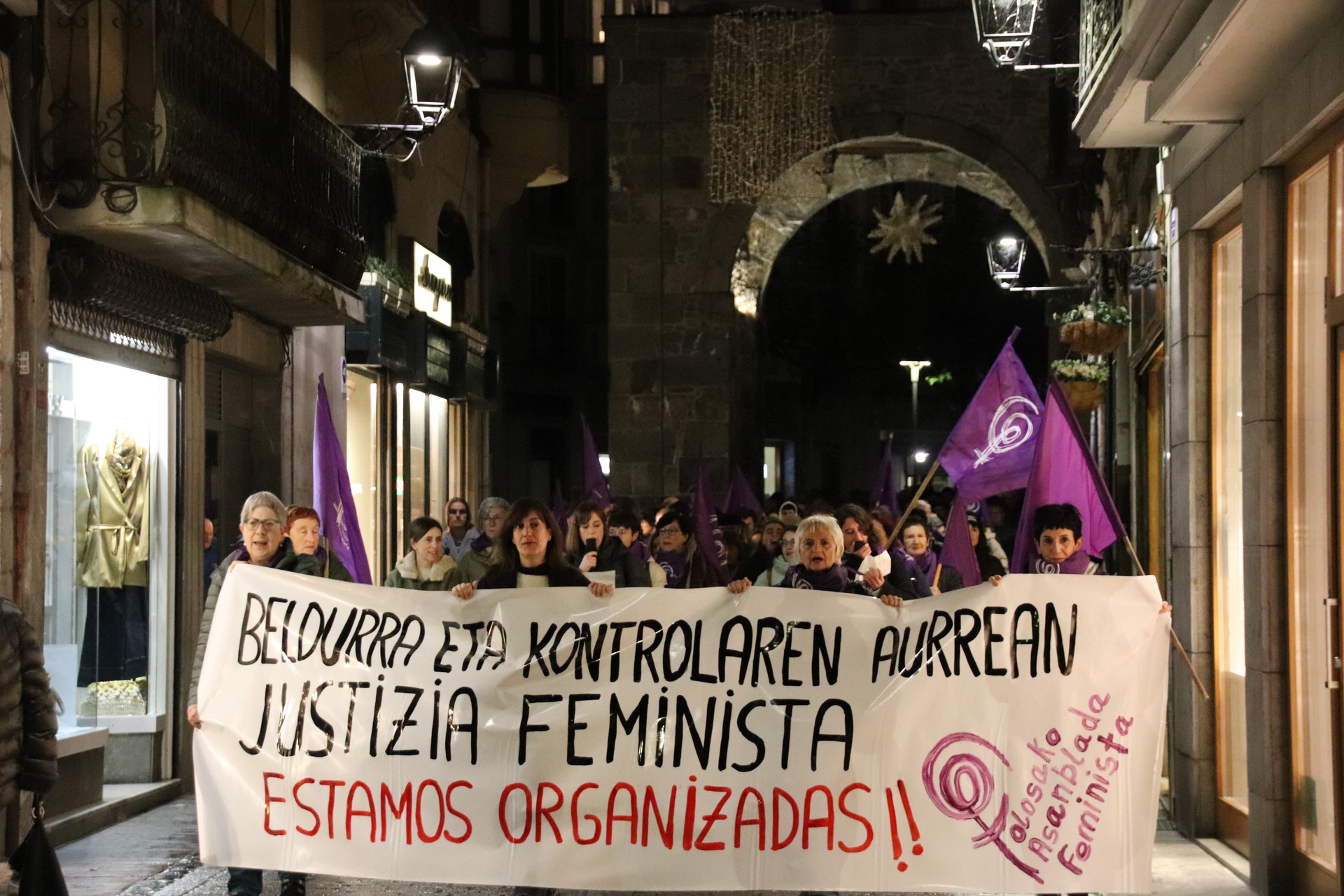 Justizia feminista eskatu dute
