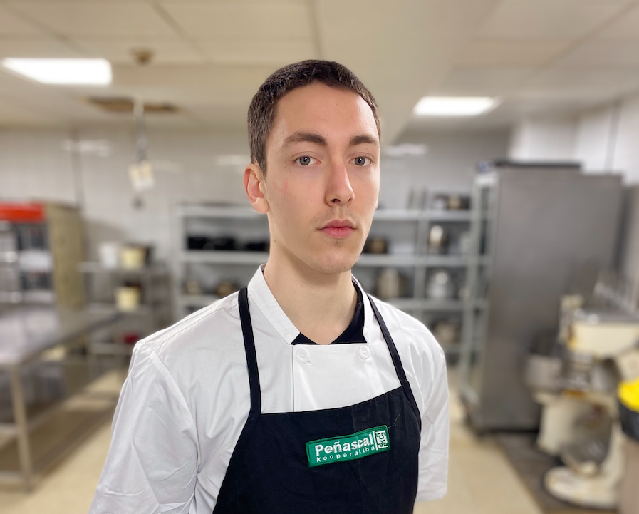 «Sukaldari ona izateko ezagutzak eskuratu nahi ditut»