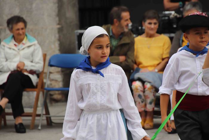 Dantzak, txistuak eta trikit 46 1565549095072