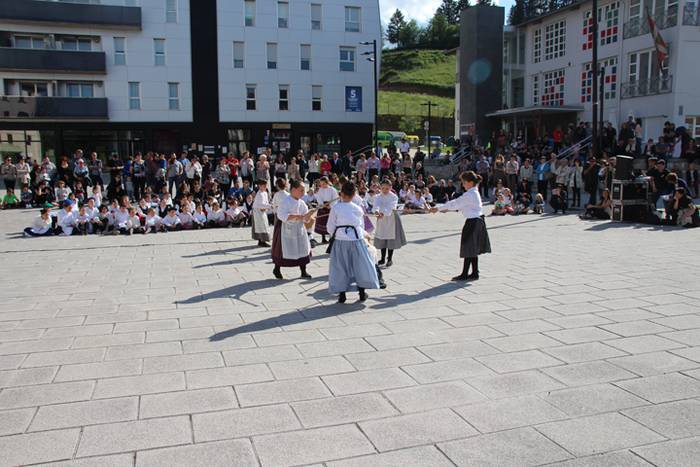 Suziria lehertzearekin bater 46 1494695803349