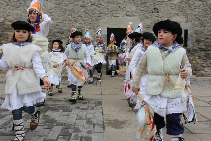 Iturengo joaldunen antzera k 10 1488358968509