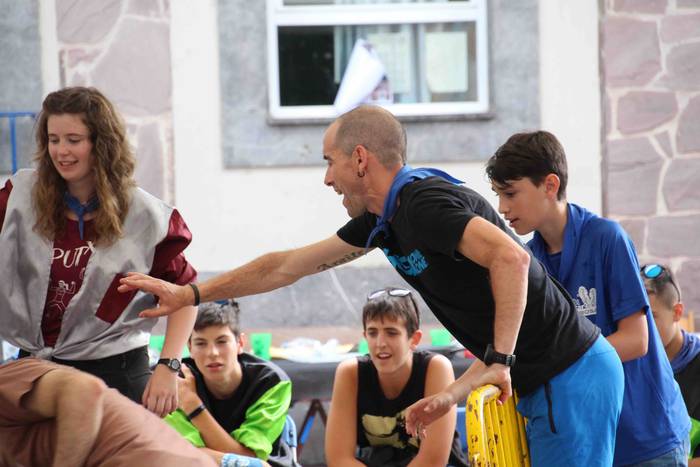 Lotsak ez du lekurik salontz 46 1565373557382