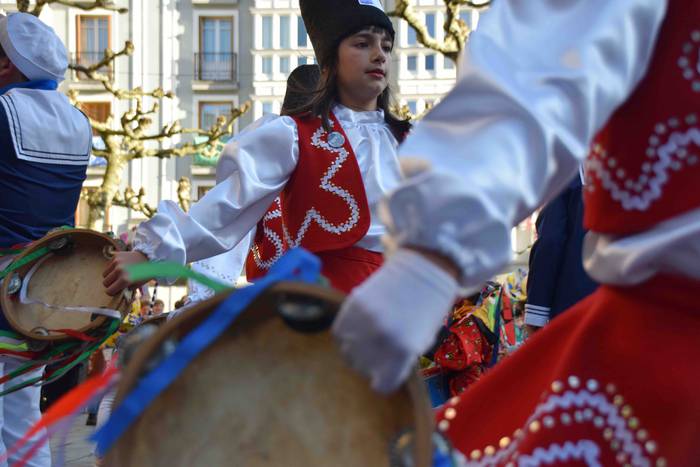 Danbor hotsak, txikienen esk 56 1551548065362