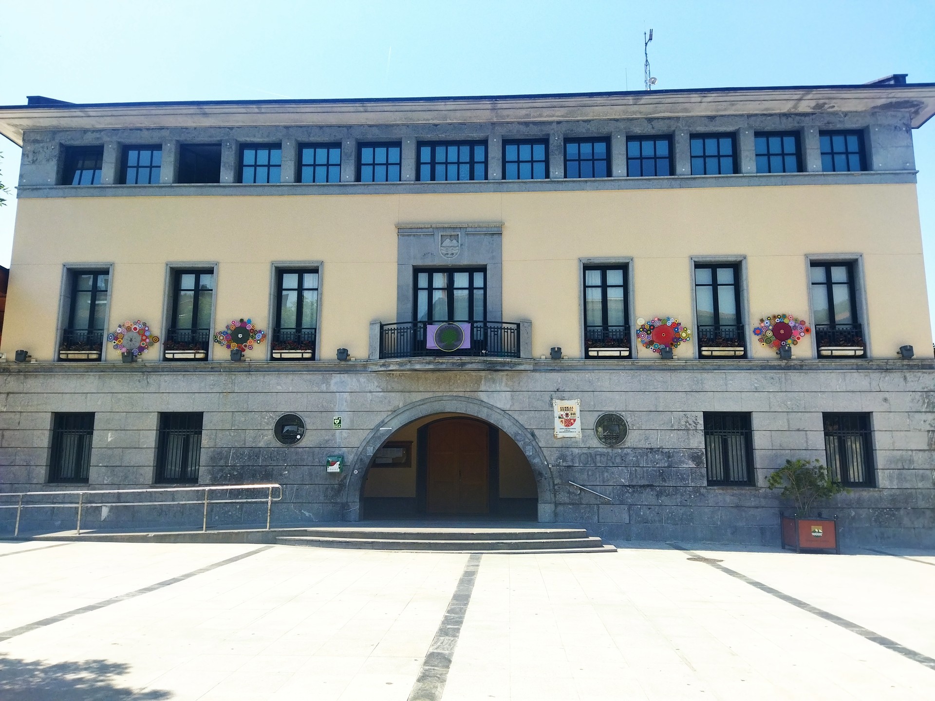 Ibarrako PSE-EEren iritziz EH Bilduk energia-komunitateak kudeatzeko bultzatutako egitura ez da gardena