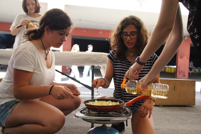 Haurrak beren dohaiak erakusten 7 1469532119275