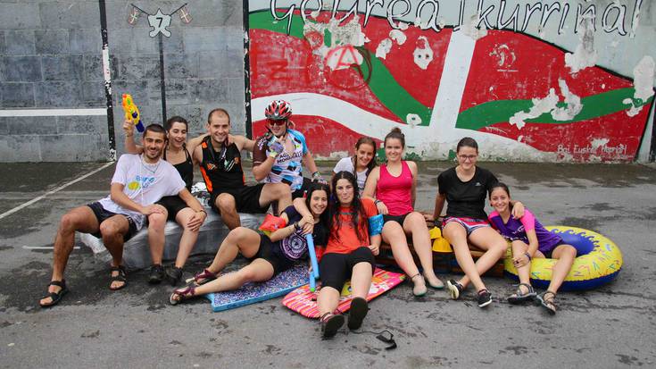 Jai batzordearen bilera egingo dute Santioak prestatzeko