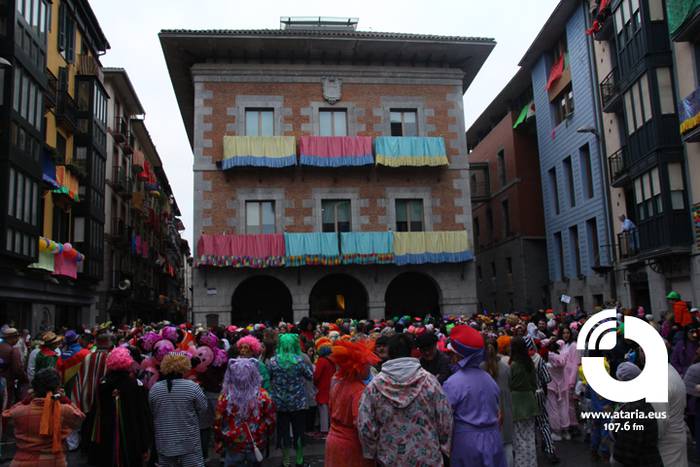 Pijamen iraultzak hartu du T 20 1488099968434