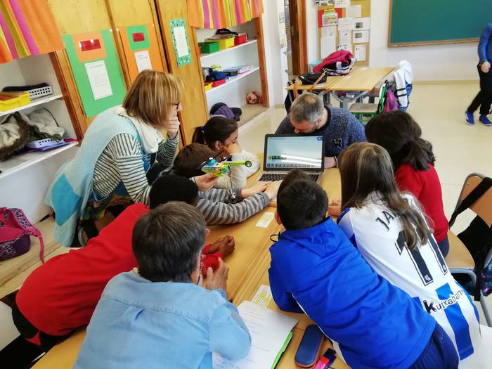 Robotikako lehen saioa Pedro 6 1553874933959