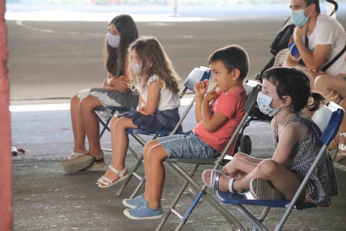 Kale antzerkia egin dute Vil 10 1595680094819