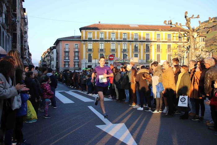 Uzturreko gurutzea lapurtu z 111 1577813973274