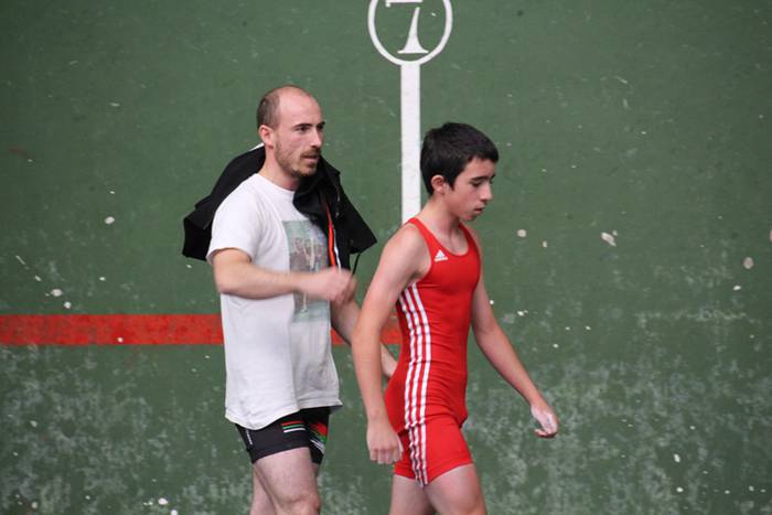 Eskerrik asko, Batis 41 1505571392421