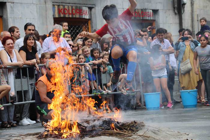 Txikienak ere saltoka 4 1561316711488