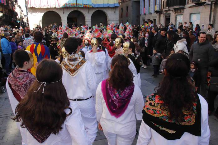 Dantzari Txikiak Zaldunita b 6 1645880467350