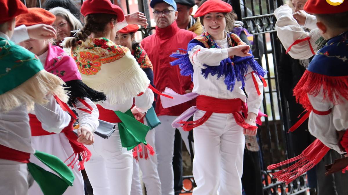 Inauteri dantzek ez dute hutsik egin