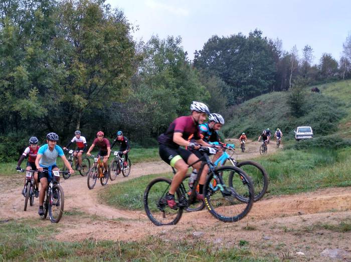 200 txirrindulari inguru, Ir 11 1570293785884