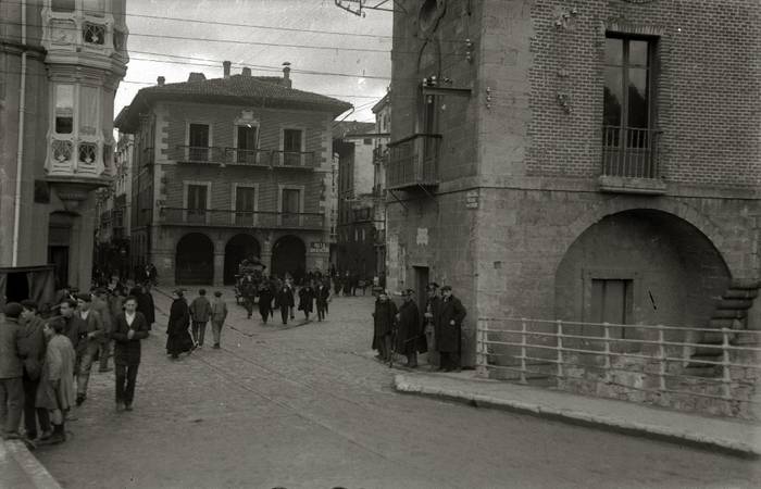 Lizardi etorri dun hitaz galdezka