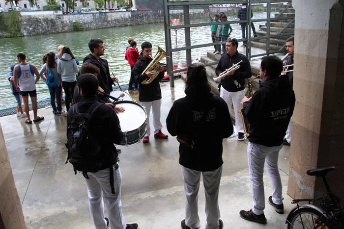 Batela txikien balantza, Zut 105 1505567236583