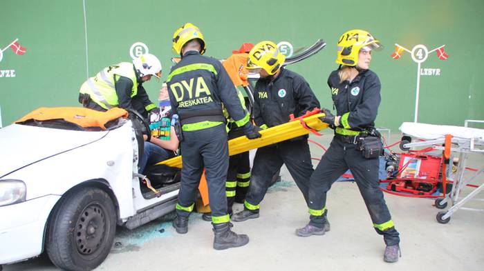 Erreskate lanetan aritu dira 42 1501937722265