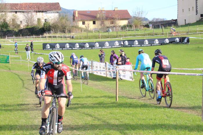 ASTEASUKO ZIKLO KROSA 2016 35 1481215153954