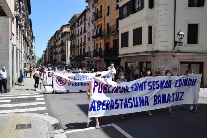 Zerbitzu publikoen aldeko mo 45 1593257997145