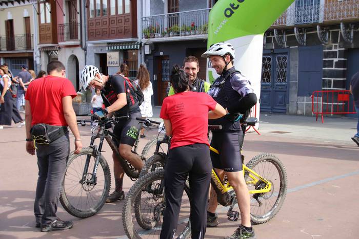 Irrintzi Txirrindularitza El 50 1633182232727