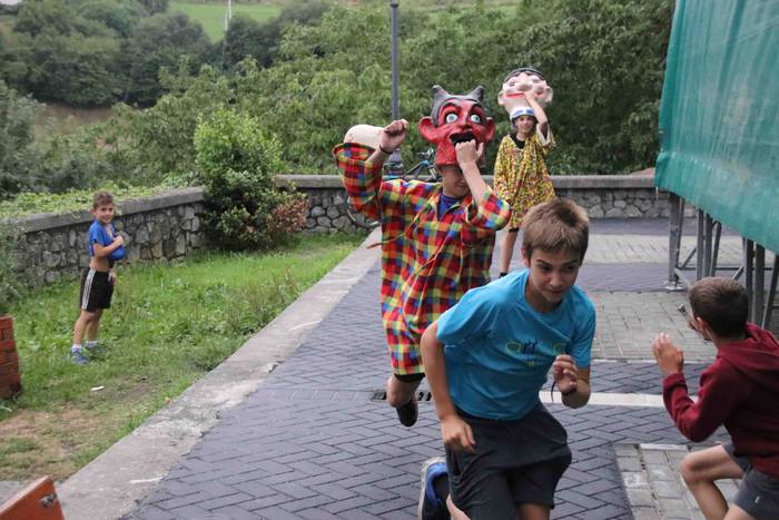 Suziria lehertuta, lau festa 45 1564684278742