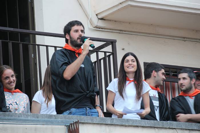 Elbarrenako festen hasiera 16 1473275729127