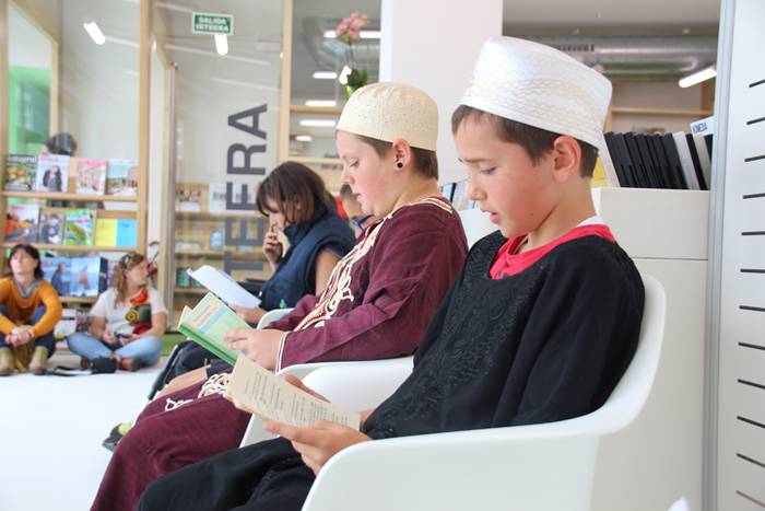 ipuin kontaketa solidarioa zizurkil  9 1464778998702