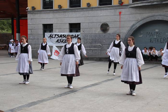 Ibarrako Gazte Festetan dant 24 1529169342677