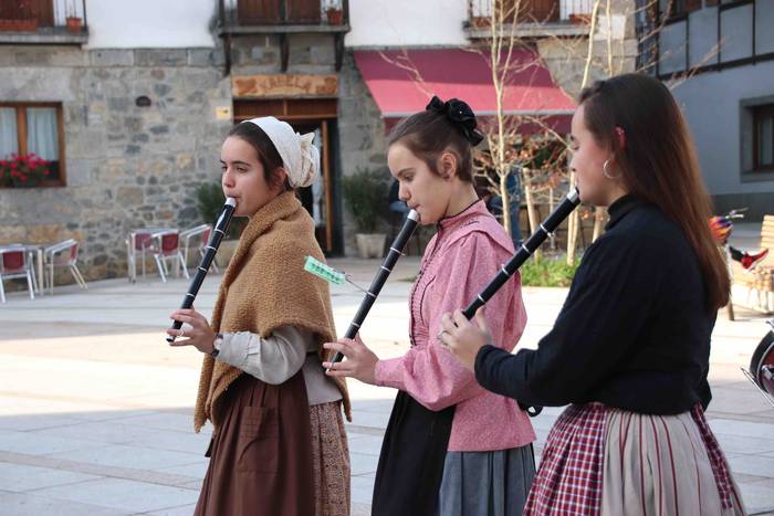 Gabon eguna Asteasun eta Adu 18 1577194248855