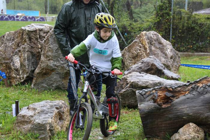 Bi gurpilen gainean  17 1491138478321