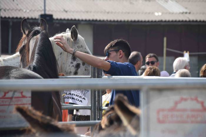 Jendetza mugitzen duen eguna 9 1538312931787